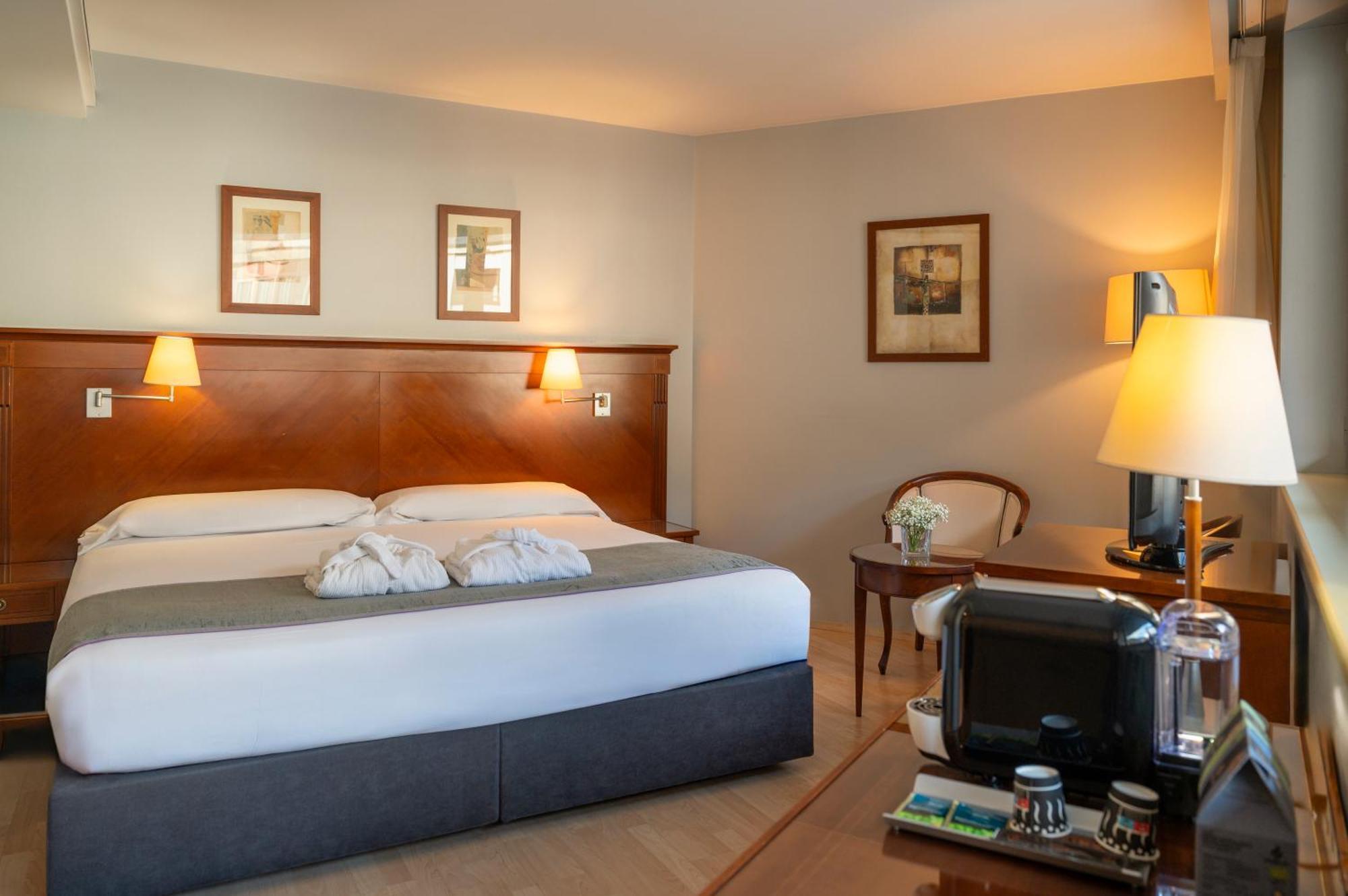 Hesperia Andorra Hotel Exterior photo